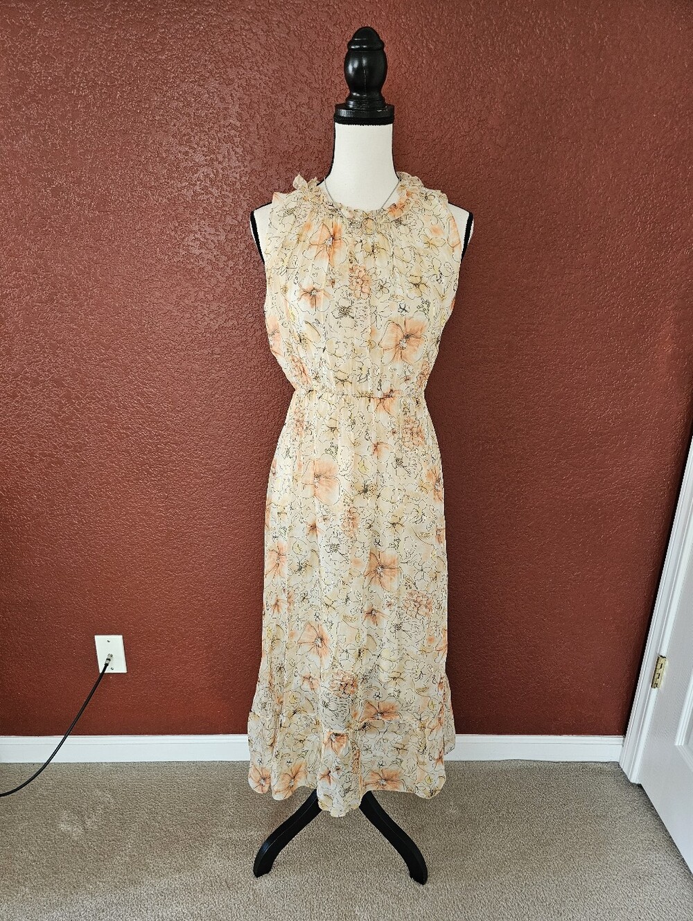 Sleeveless Floral Ruffle-Neck Maxi Dress in Peach